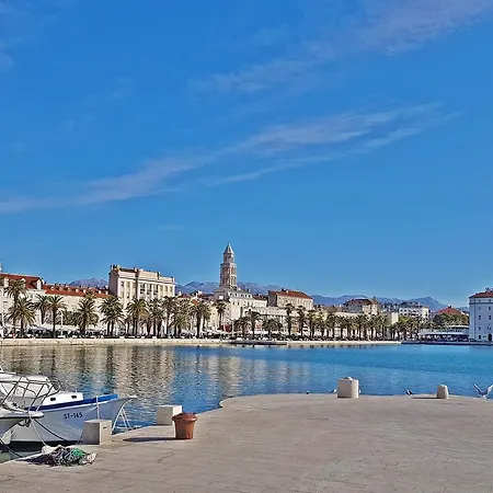 Moni Appartement Split