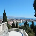 Apartman Moni *