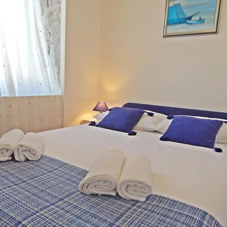 Moni Apartment *
