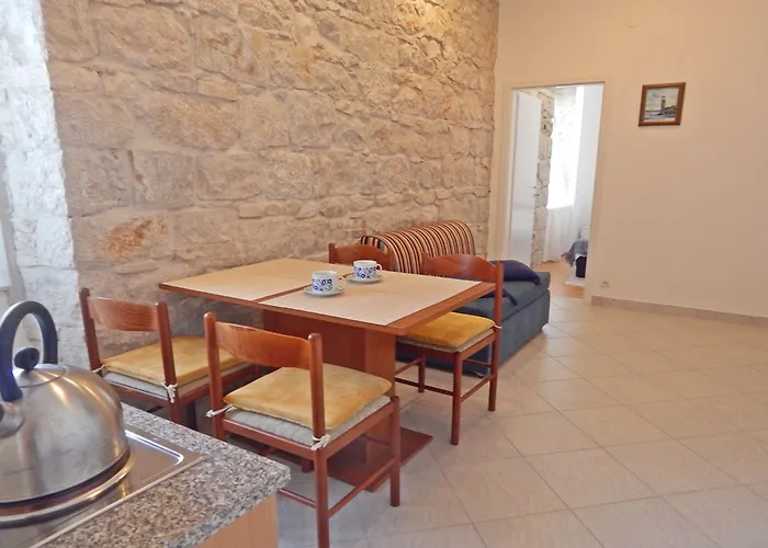 아파트 아파트먼트 모니