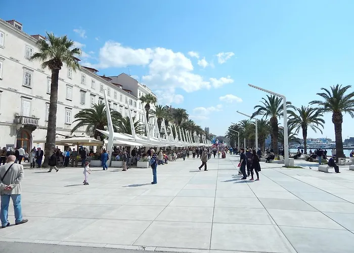 아파트 아파트먼트 모니 *