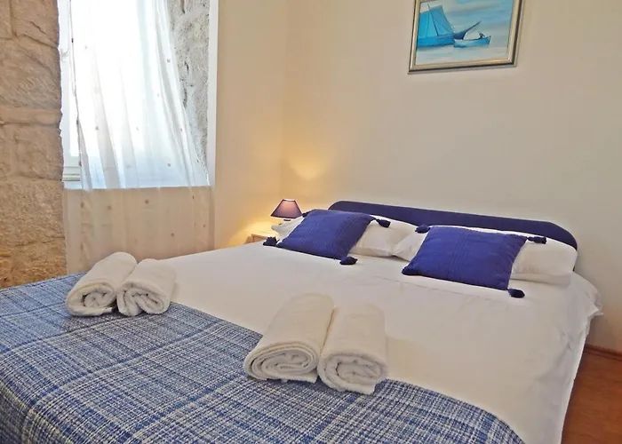 아파트먼트 모니 아파트 *