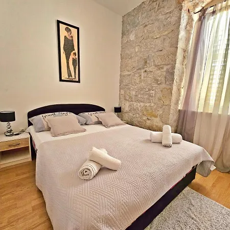 Moni Апартаменти