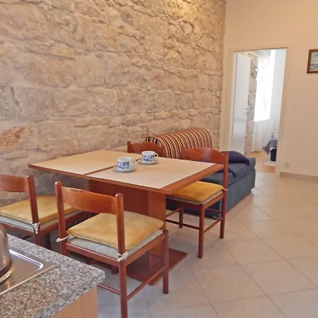 Апартаменти Moni